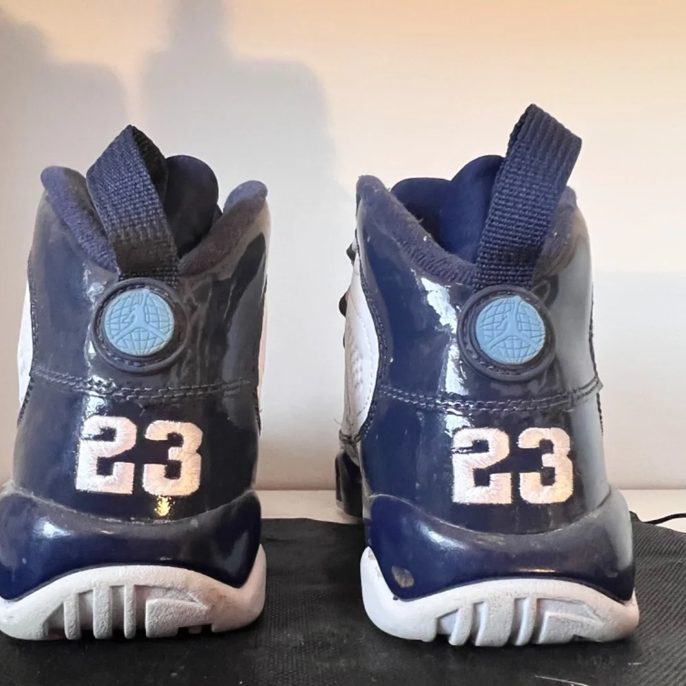 Sneaker - Picture 3 of 8